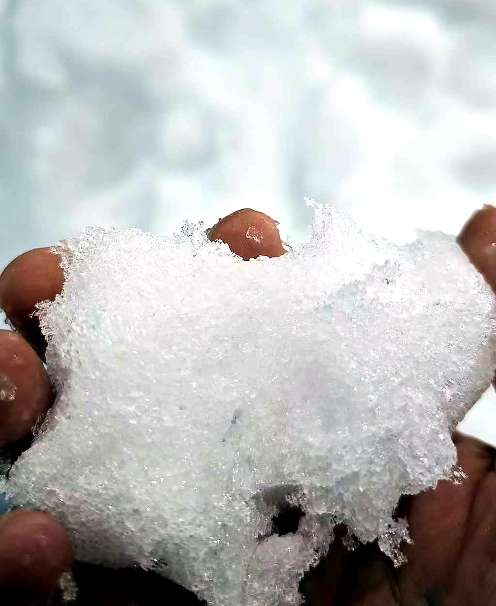 صناعة الثلج بالماء فائق التبريد — صورة فنية 2